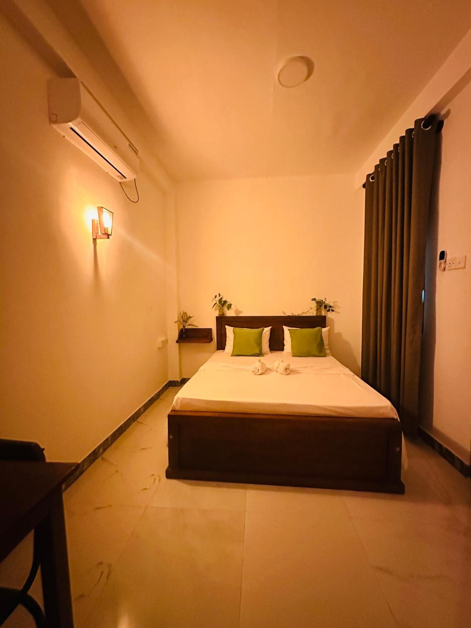 Jaya Villa - Near Airport Negombo Esterno foto