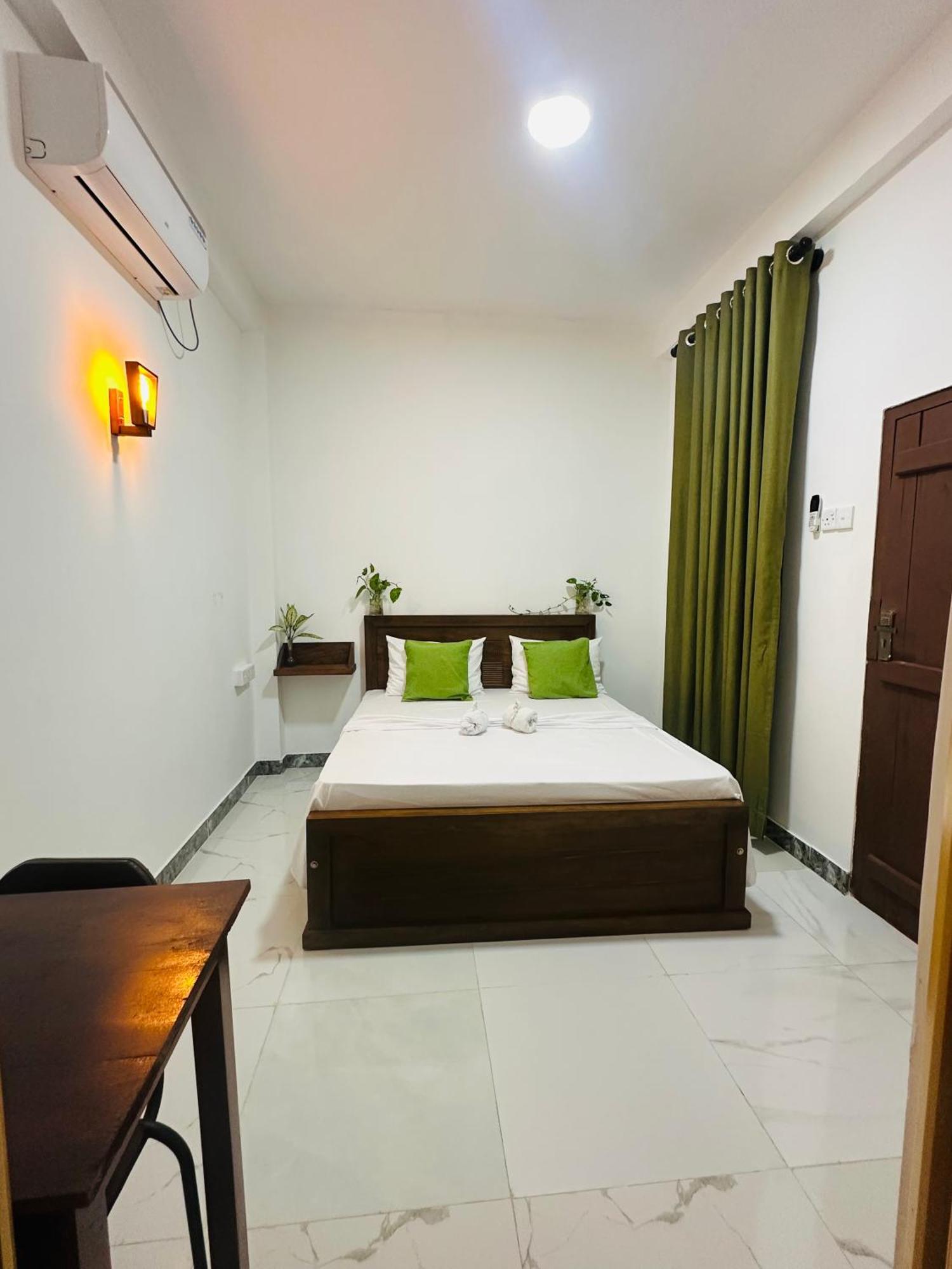 Jaya Villa - Near Airport Negombo Esterno foto