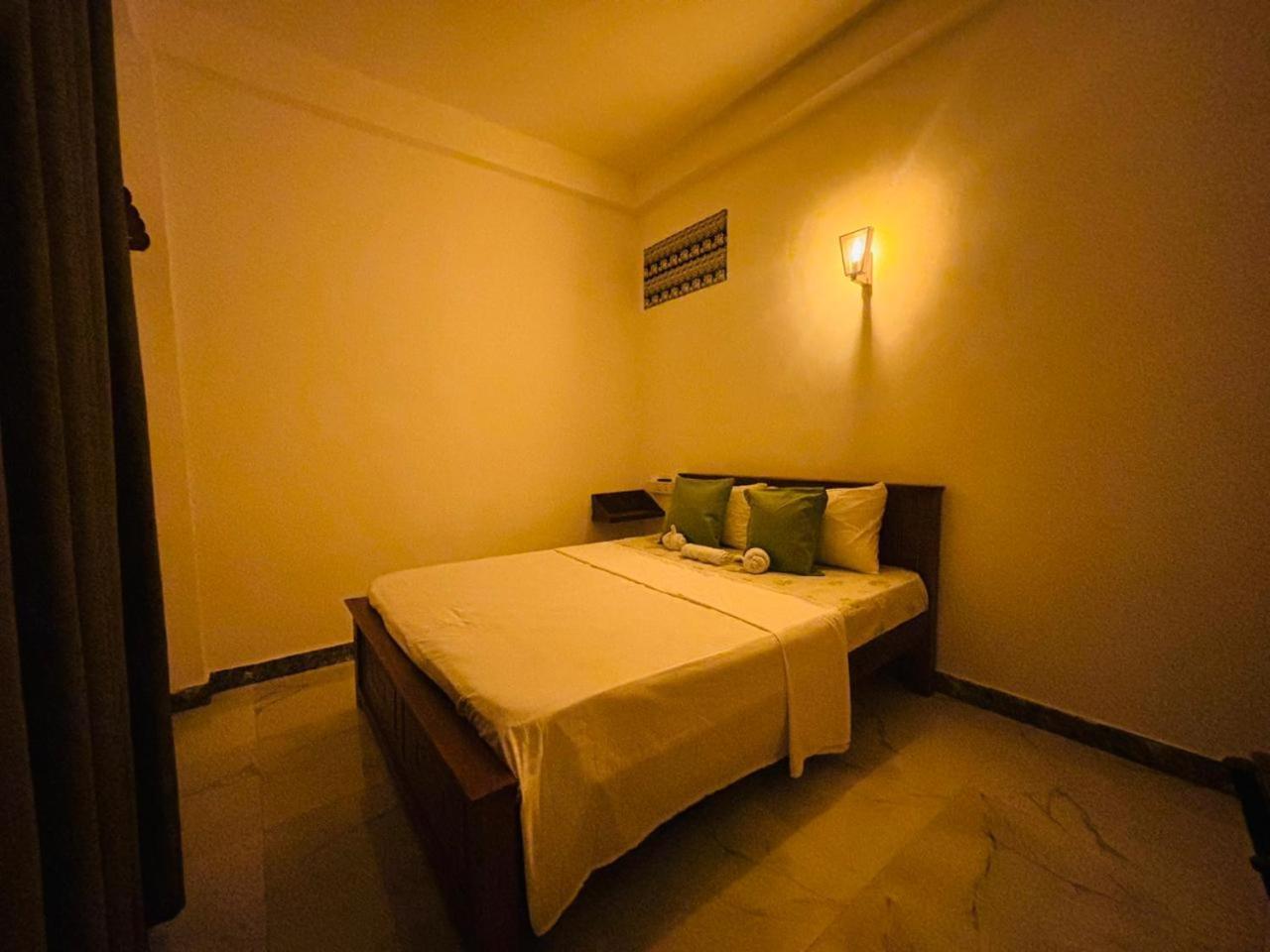 Jaya Villa - Near Airport Negombo Esterno foto